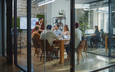 Wireless or Wired Lighting Controls? How choosing both empowers design flexibility in smart buildings