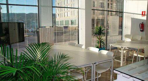 Enabling technologies for hot-desking in the flexible office