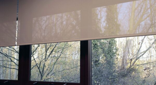 QMotion brings blind control to UK HQ of lighting intelligence company