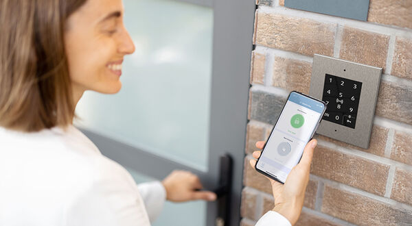 2N launches new access readers