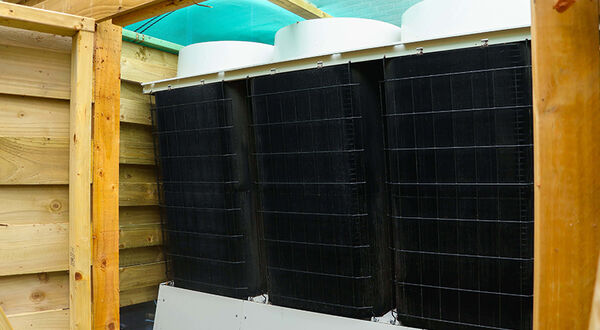 Fast-track installation success at Chichester College for the Toshiba USX Edge