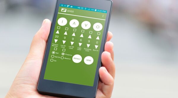 New smartphone app controls lighting